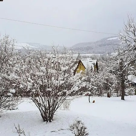 “nadezhda” Vila